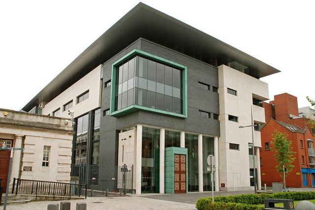 File:The Bar Library, Belfast - geograph.org.uk - 1468145.jpg