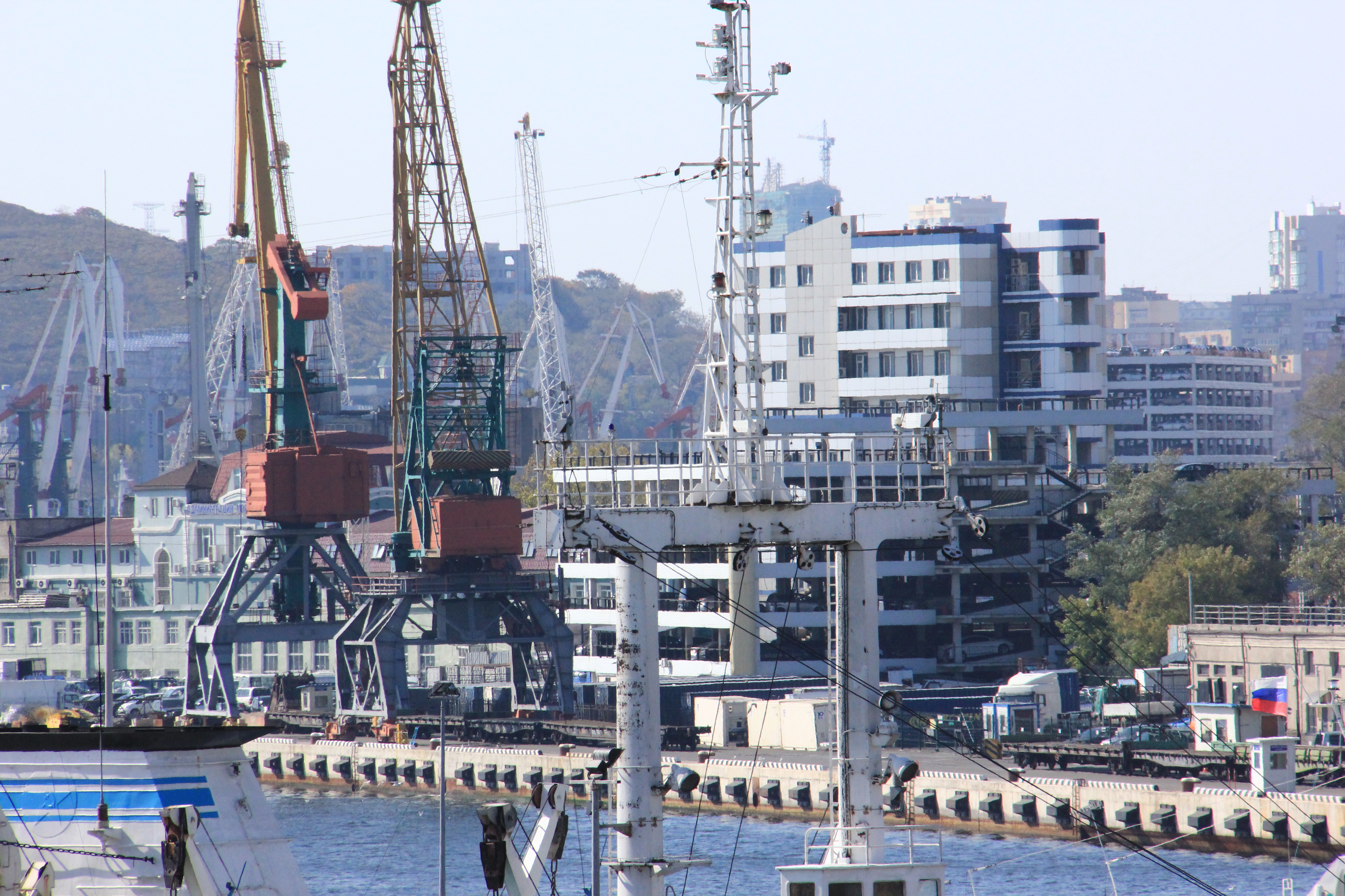 Владивосток лечение. Здание управления ВМТП. Приморский торговый порт здание. Приморский торговый порт здание офиса. ВМТП история.