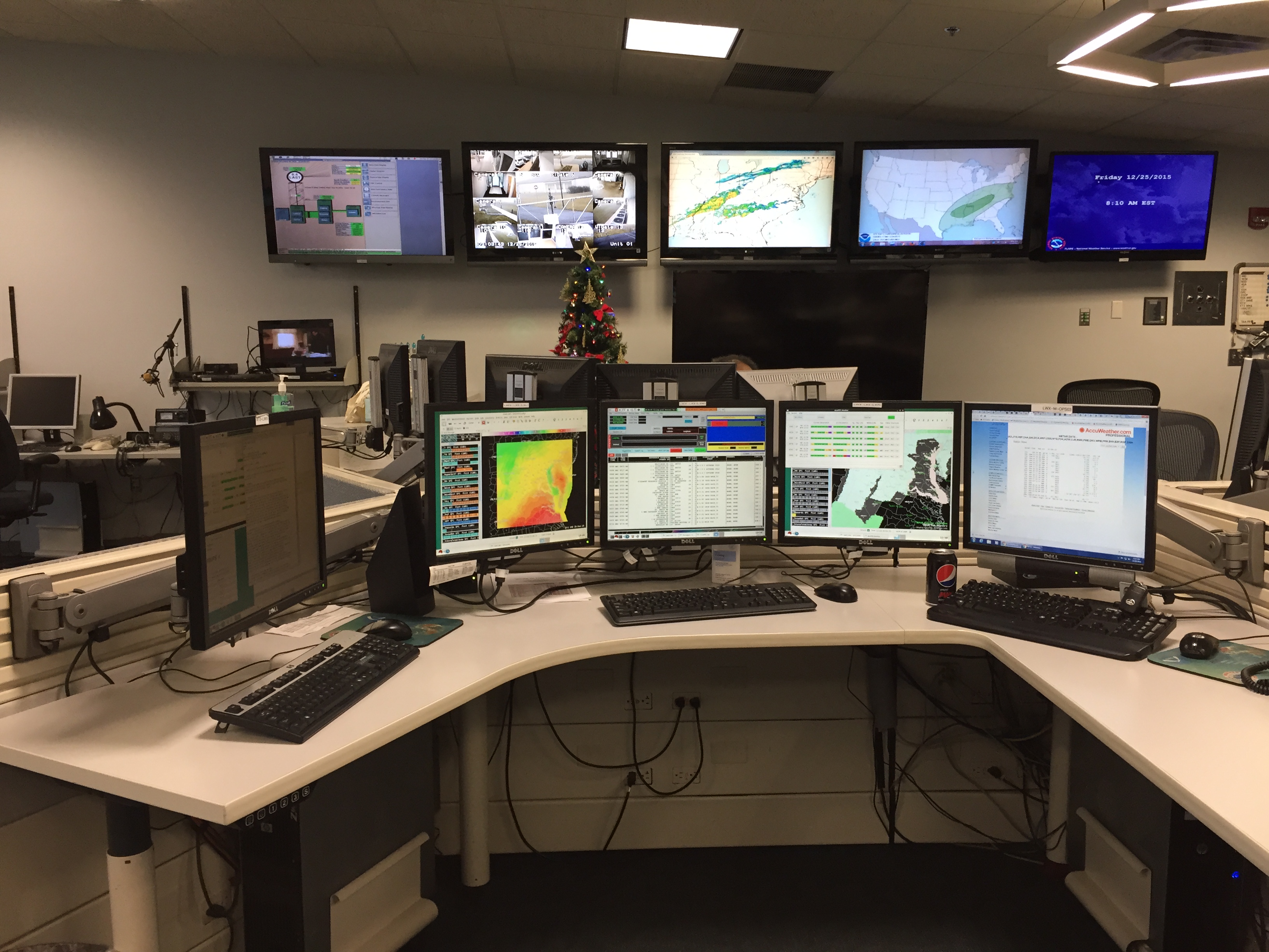 File:2015-12-25 08 10 29 The operations floor in the Baltimore-Washington  National Weather Service Forecast Office in Sterling,  -  Wikimedia Commons