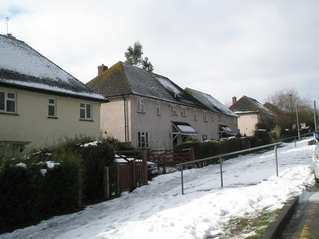 File:A snowy Alresford Road - geograph.org.uk - 1154100.jpg