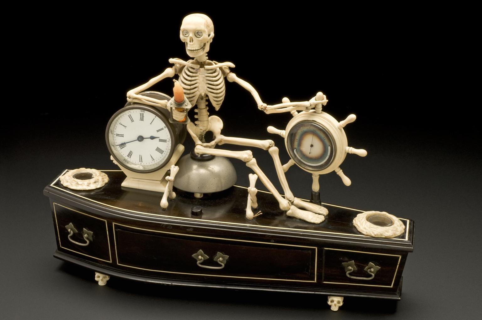 File:Alarm clock, mounted on model of coffin.jpg - Wikipedia