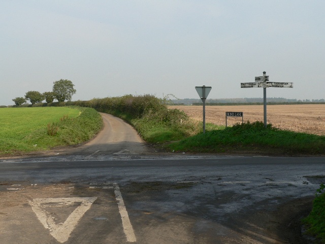 File:Crossing Norwich Road - geograph.org.uk - 275188.jpg