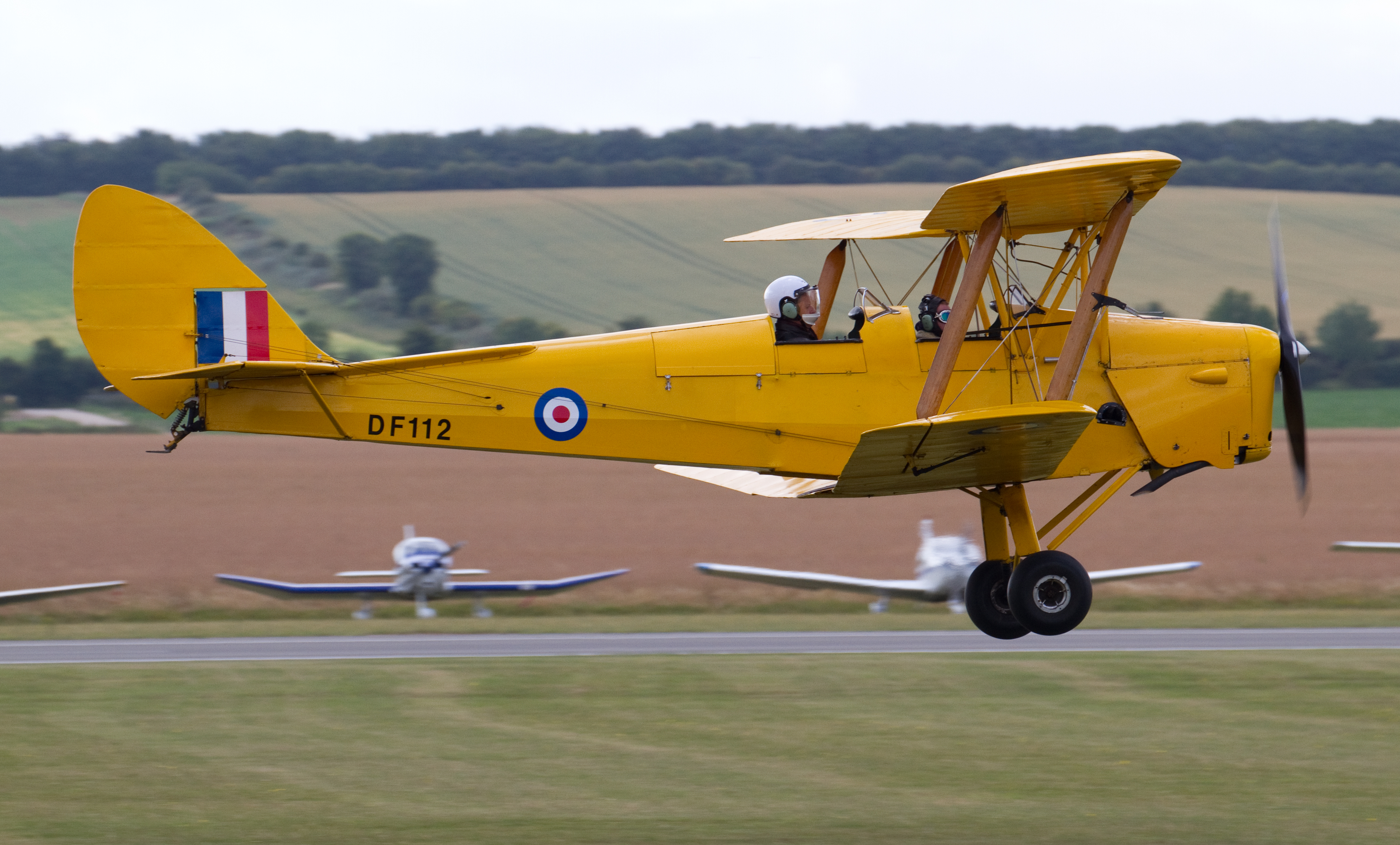 Де тайгер. De Havilland DH-82a Tiger Moth. DH 82 Tiger Moth. Тайгер мот самолет. Dh60 биплан.