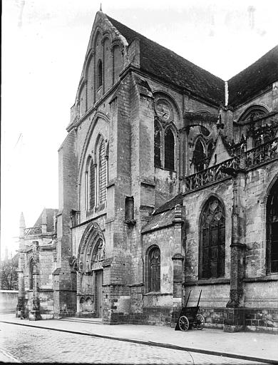 File:Eglise Saint-Pierre - Transept nord- extérieur - Dreux - Médiathèque de l'architecture et du patrimoine - APMH00033750.jpg