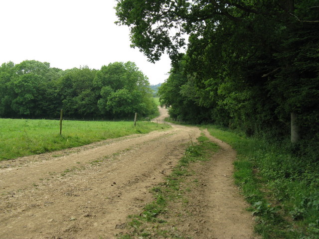 File:Footpath heading west away from Keysford - geograph.org.uk - 1345216.jpg