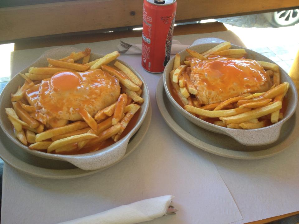 Francesinha_-_Café_Onital.jpg