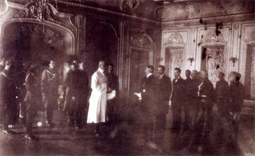 File:Hetman of Ukraine Pavlo Skoropadsky with foreign ambassadors. Kyiv, Ukrainian State. 1918..jpg