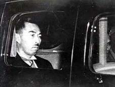 File:Konoe in Limo.jpg