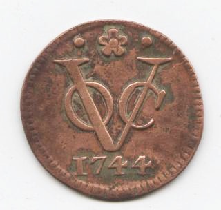 A coin (duit) minted in 1744 by the VOC.