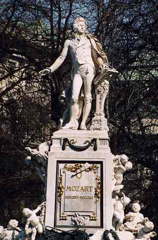 File:Mozart statue.jpg