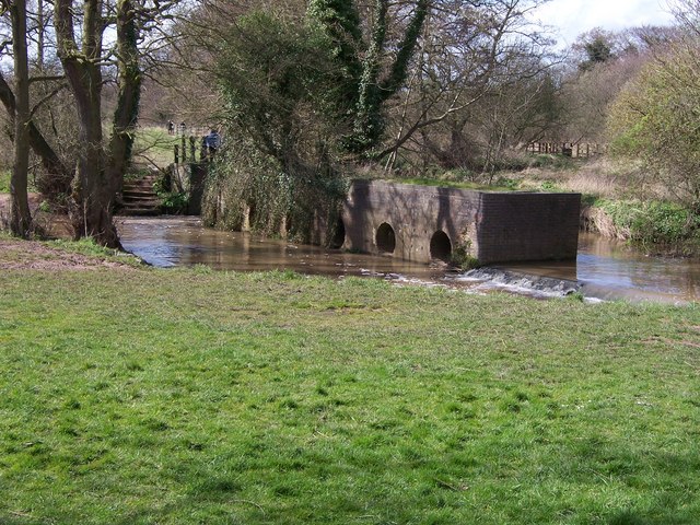 Mystery brickwork-River Arrow - geograph.org.uk - 744360