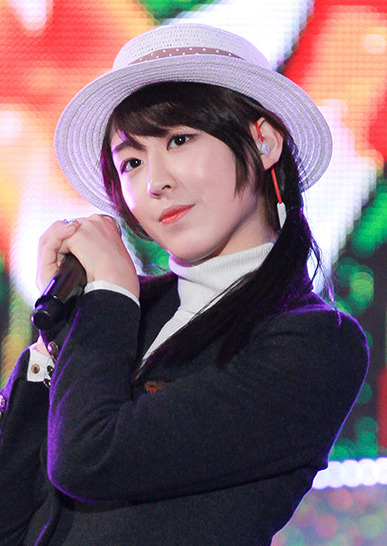 File:Oh Yeon-kyung at 2013 Seoul Multicultural Festival.jpg