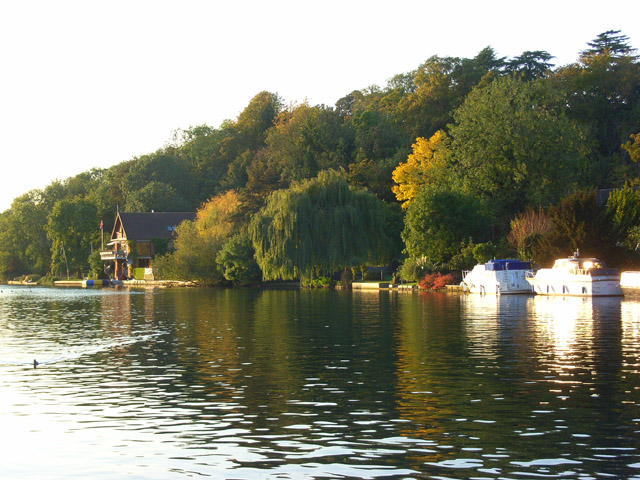 File:The River Thames, Reading - geograph.org.uk - 579623.jpg