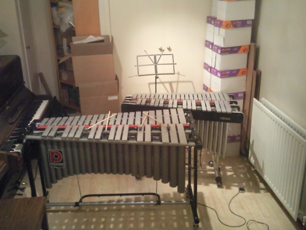 File:Vibraphones.jpg