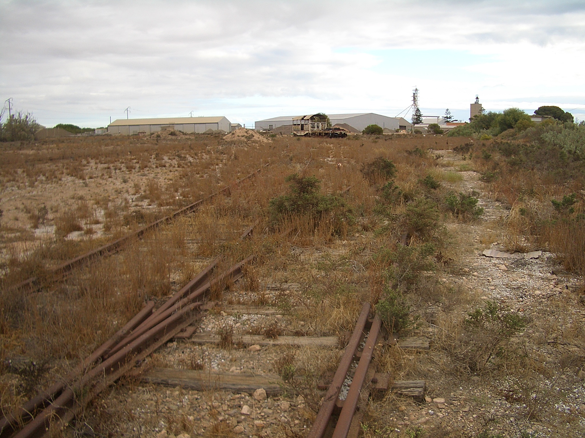 File:Wallaroo-rail-yard-general-view-0821.jpg - Wikimedia 