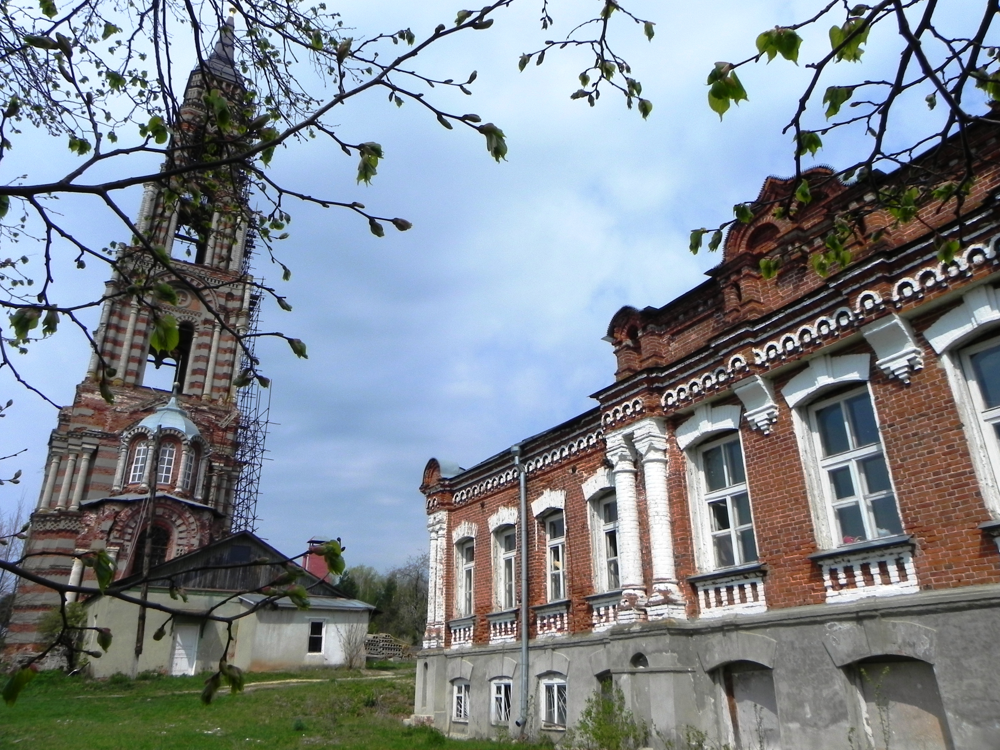 Горе 19. Иванова гора Тверская область. Иванова гора в Андреаполе. Заброшенные объекты культурного наследия Серпухов. Горы Иваново.