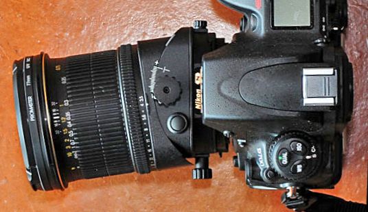 File:24mm-tilt-lens.jpg