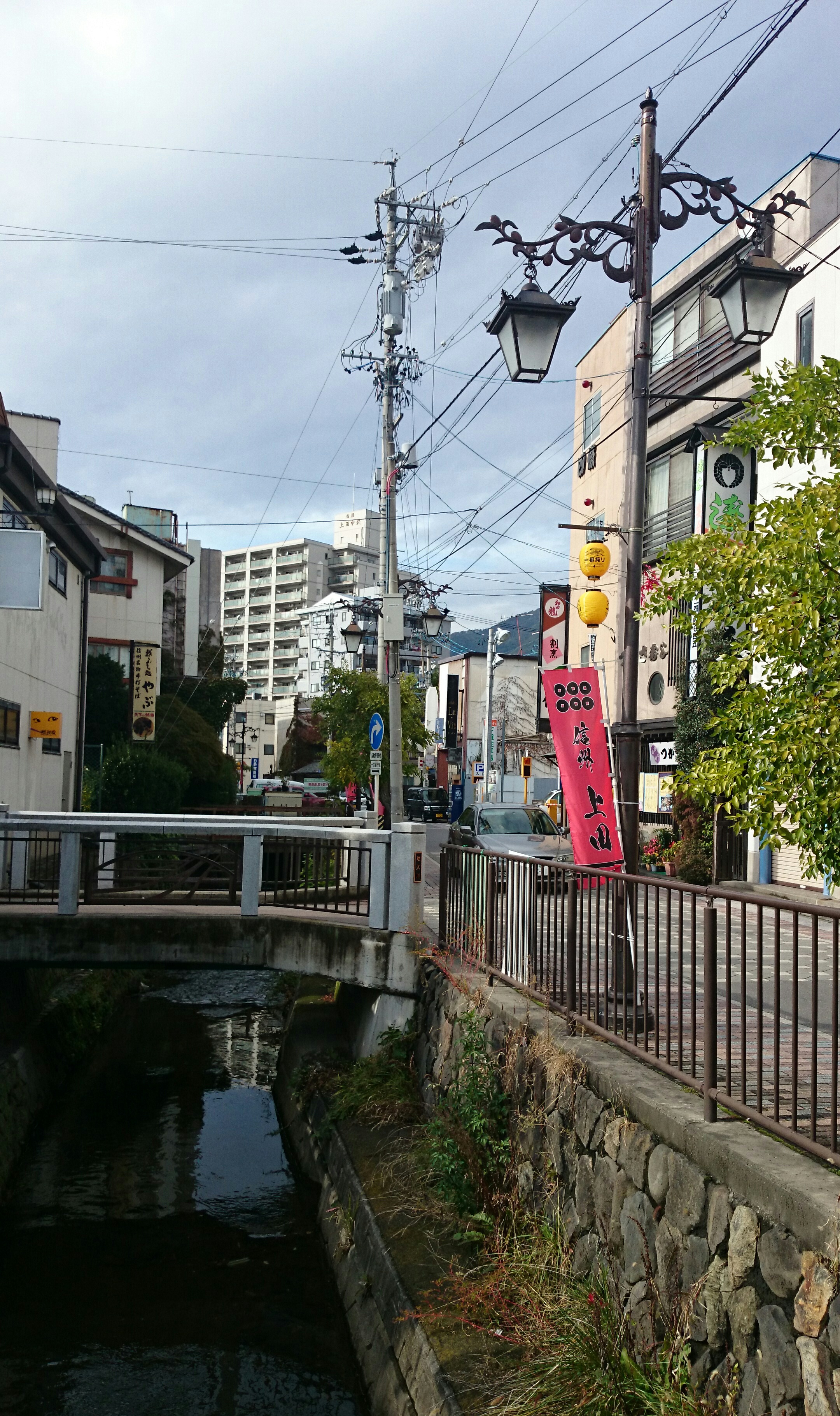 上田市美容鍼：クマを解消へ導く神秘的な旅の一歩