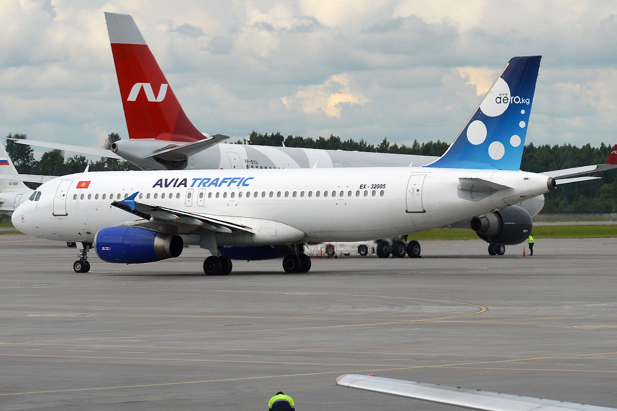 Avia. Avia Traffic a320. Airbus a320 Avia Traffic. Ex-32005. Airbus a320 Kyrgyzstan Airlines.