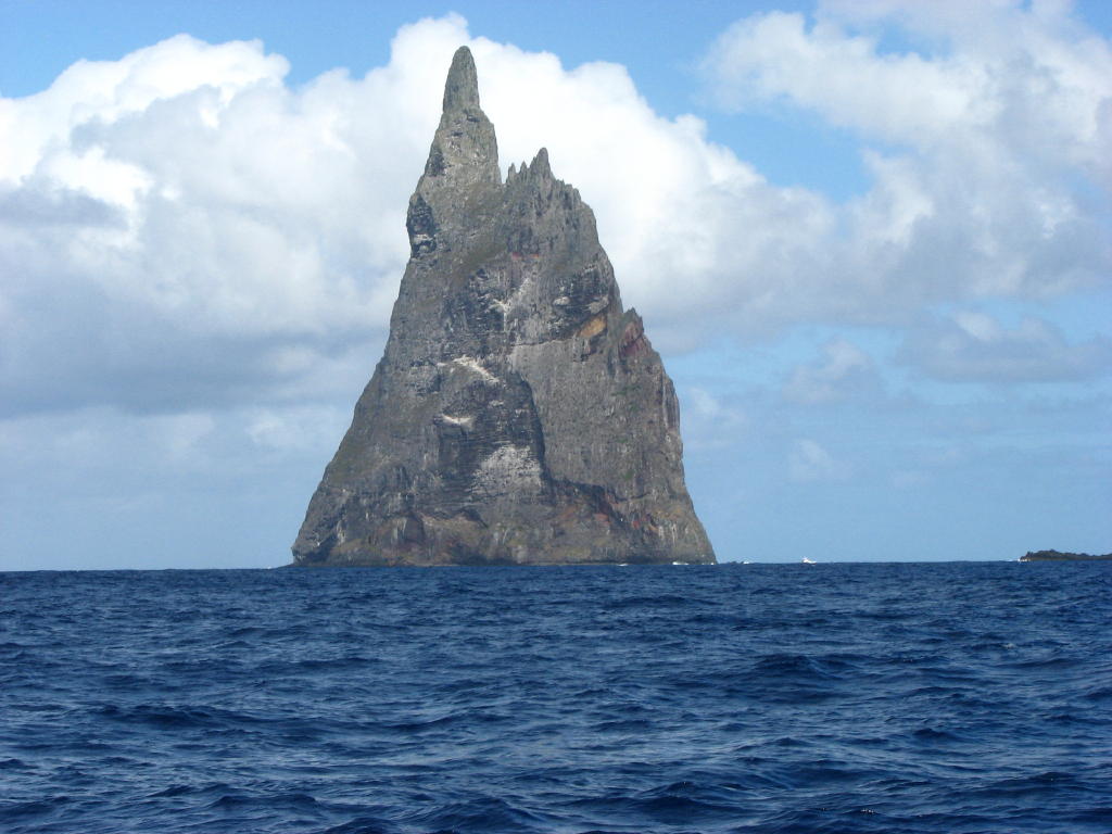 uninhabited islands - Ball’s Pyramid