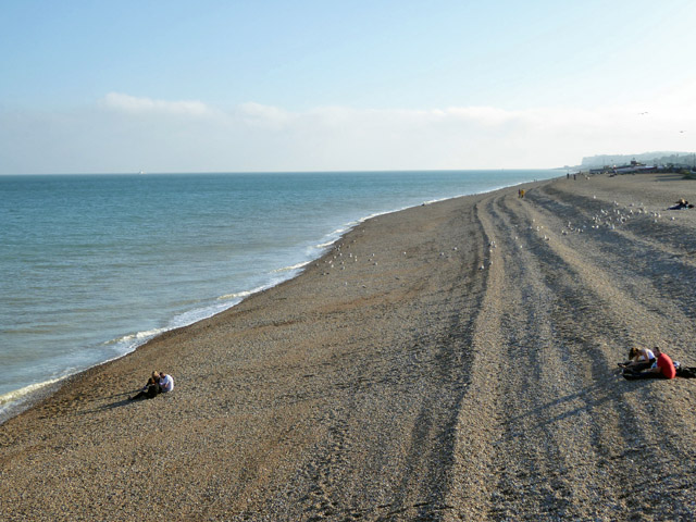 File:Beach, Deal - geograph.org.uk - 5572595.jpg