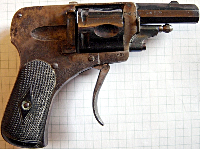 Revolver - Wikipedia