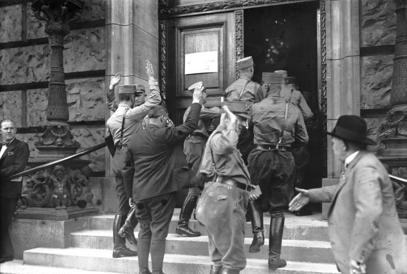 File:Bundesarchiv Bild 102-13804, Berlin, Reichstag, NSDAP-Abgeordnete.jpg