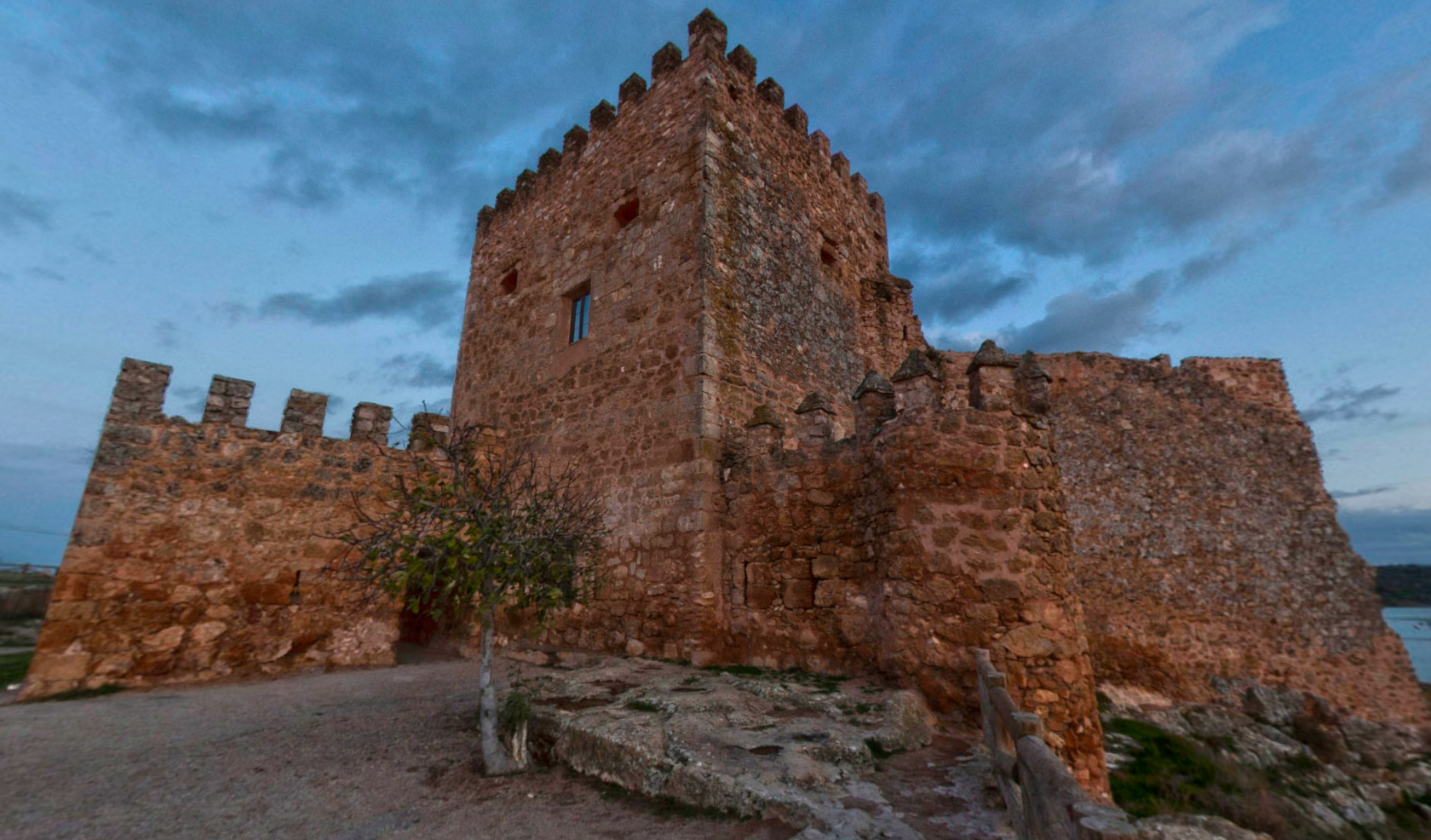 Resultado de imagen de Castillo de PeÃ±arroya