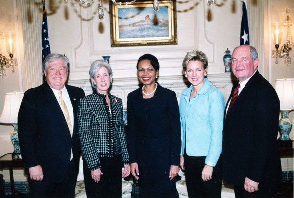 Left to right: Mississippi Governor Haley Barbour, Kansas Governor Kathleen Sebelius, U.S. Secretary of State Condoleezza Rice, Granholm and Georgia Governor Sonny Perdue.