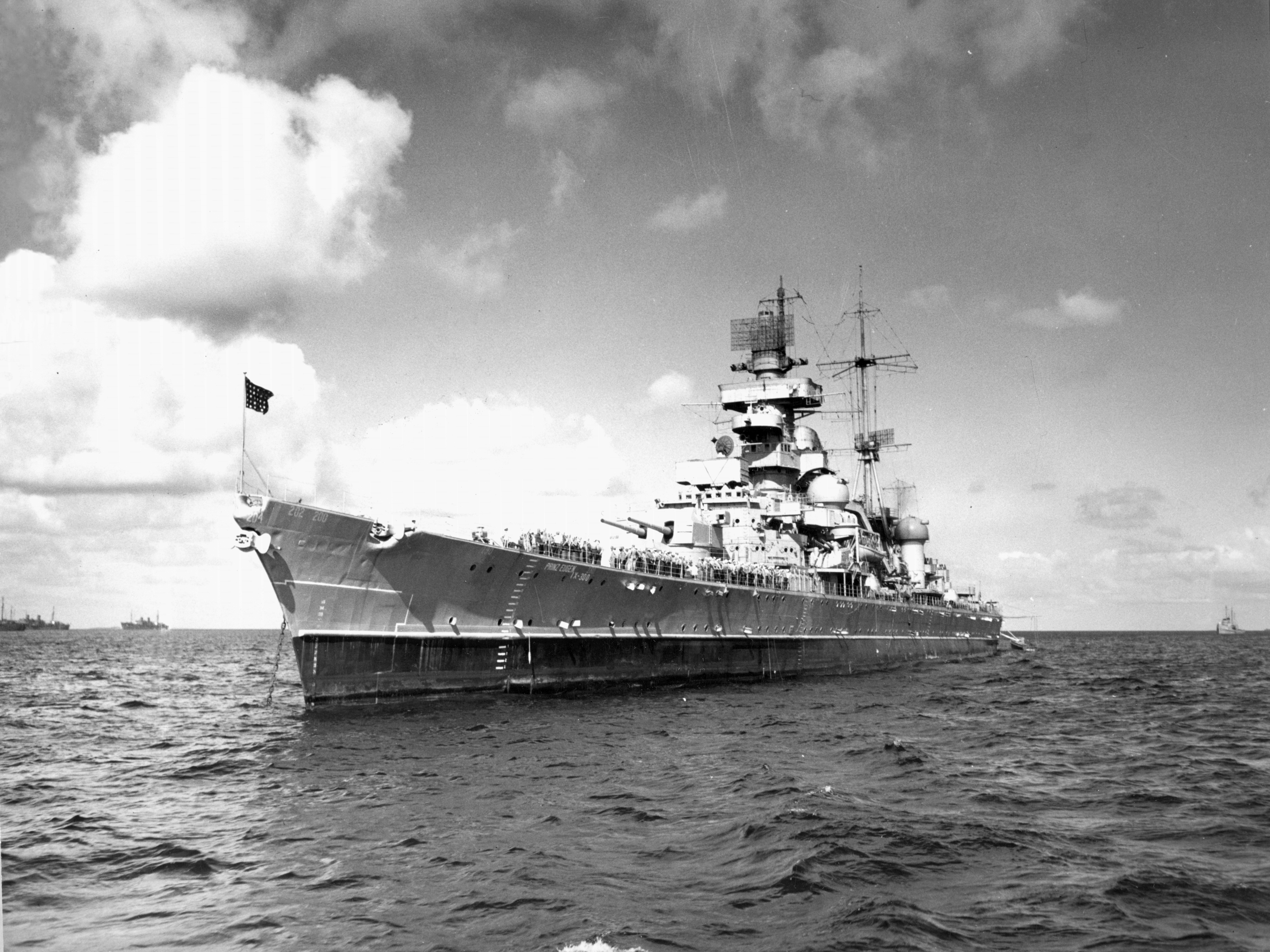 File:Cruiser Prinz Eugen anchored Bikini Lagoon on 14 June 1946.jpg - Wikimedia