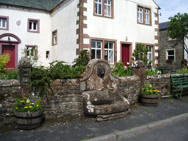 File:Drinking fountain or seat - geograph.org.uk - 475566.jpg