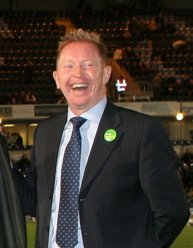 <span class="mw-page-title-main">Gary Waddock</span> Footballer (born 1962)