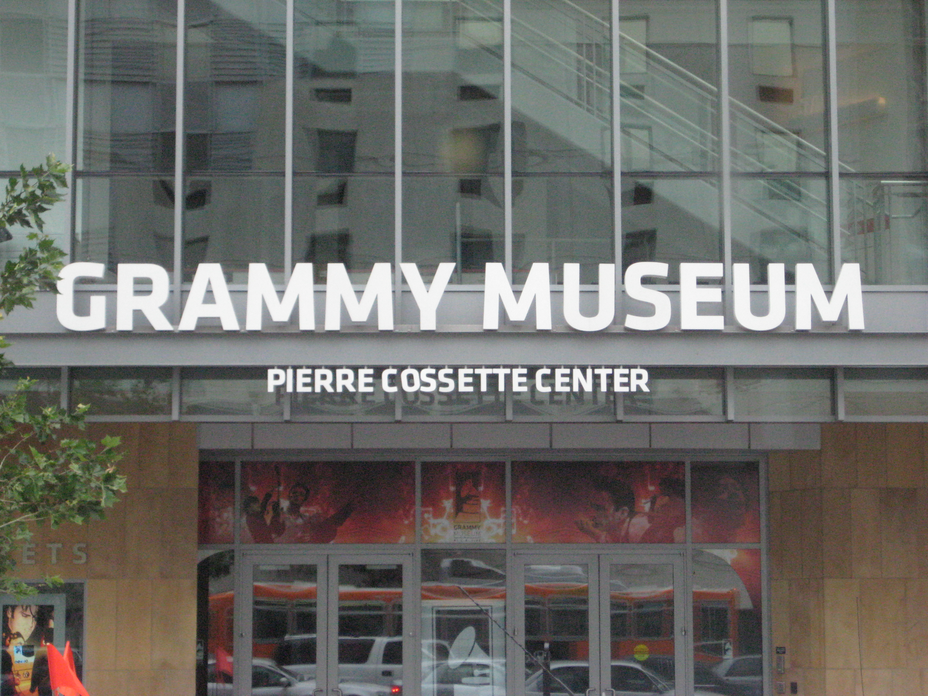Grammy Museum front-2009.jpg