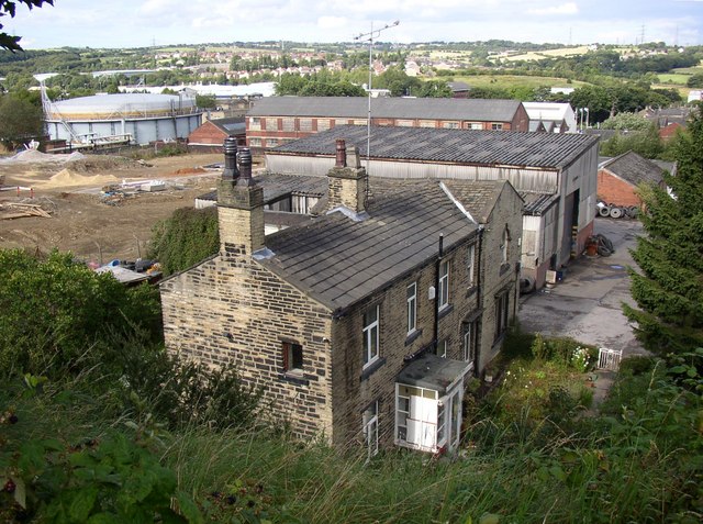File:Houses at the top of Heaton Street, Cleckheaton - geograph.org.uk - 525966.jpg