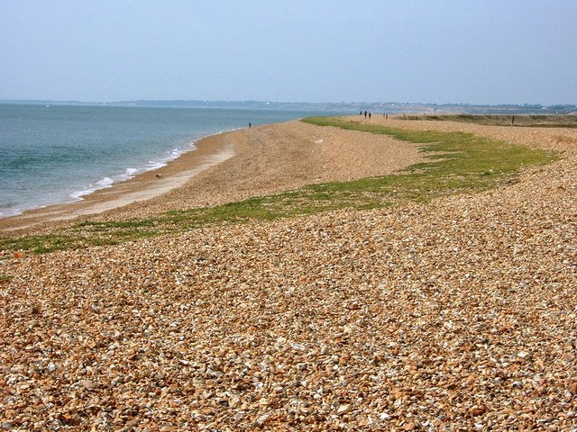 Hurst Spit - geograph.org.uk - 333994