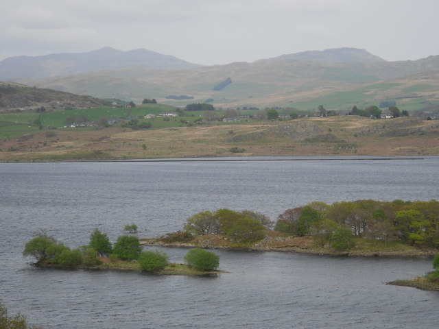 File:Islands on Llyn Trawsfynydd - geograph.org.uk - 1350932.jpg