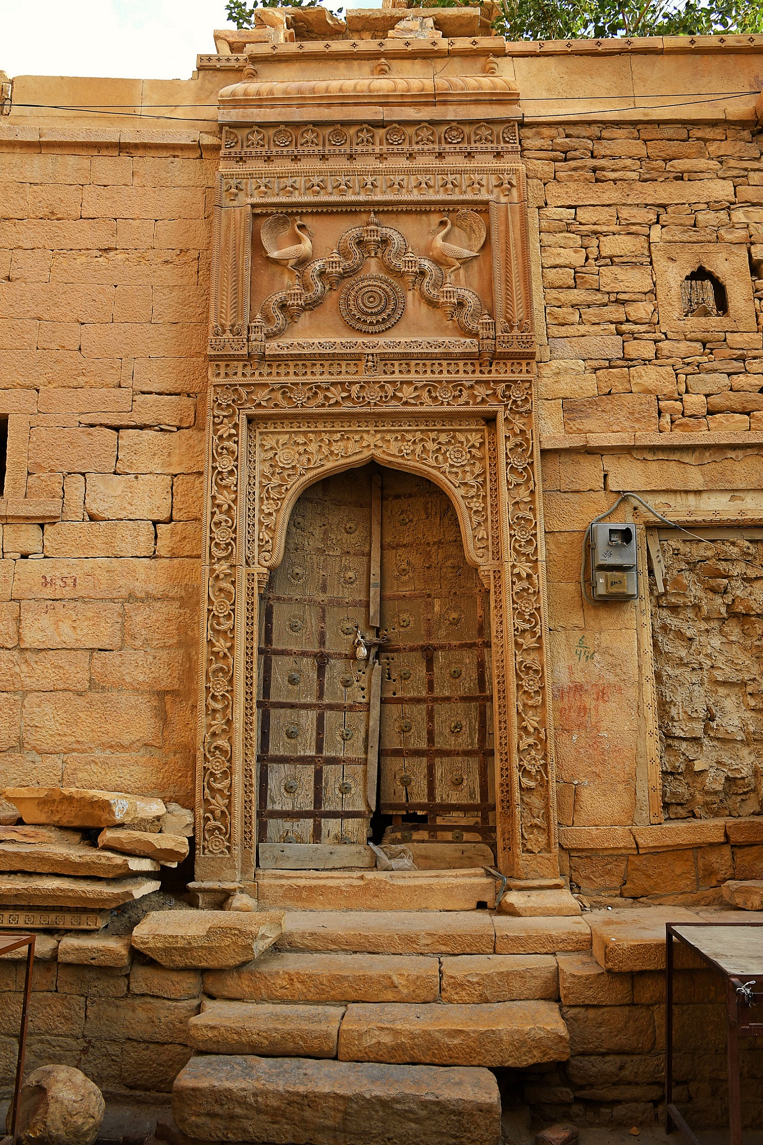 Откройте ворота храм где пески. Врата храма. Whisper at the Temple Gates.