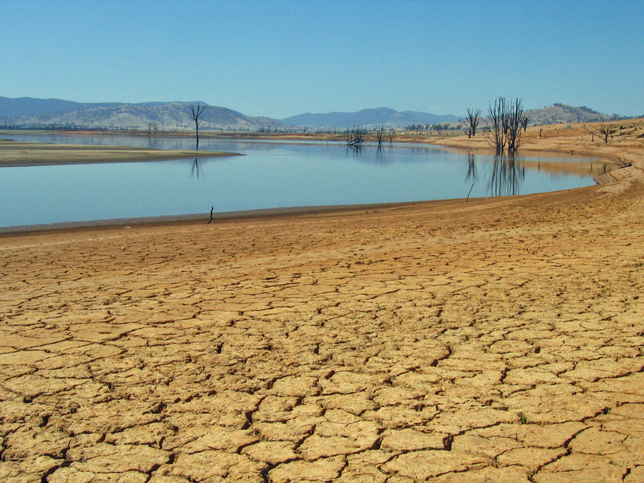Высохли в следствие засухи. Пересыхающие реки Африки. Пересыхающие реки Австралии. Пересыхающие реки Австралии и Африки.
