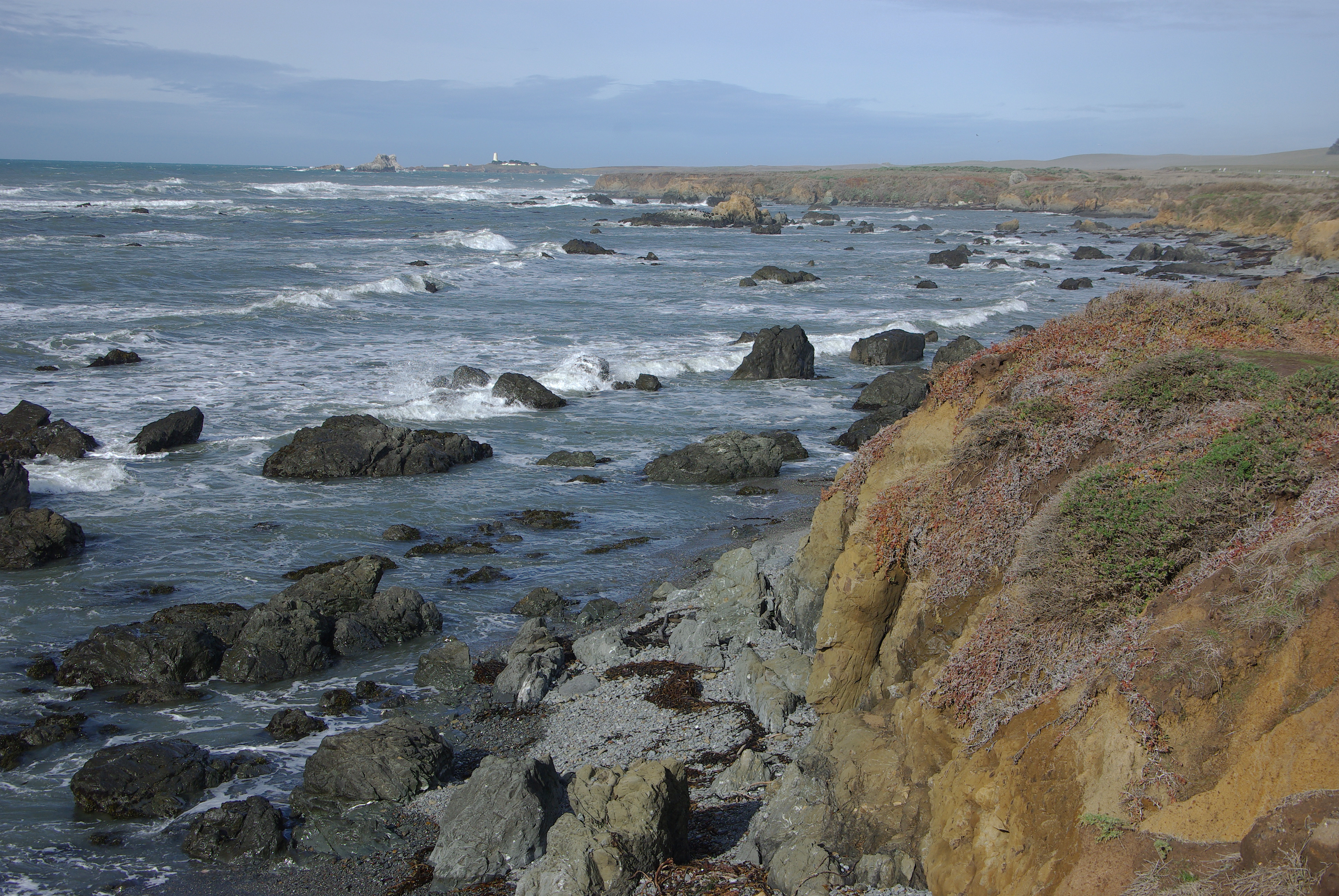 Northern coast. North Coast. Морро Кабанья на закате фото.