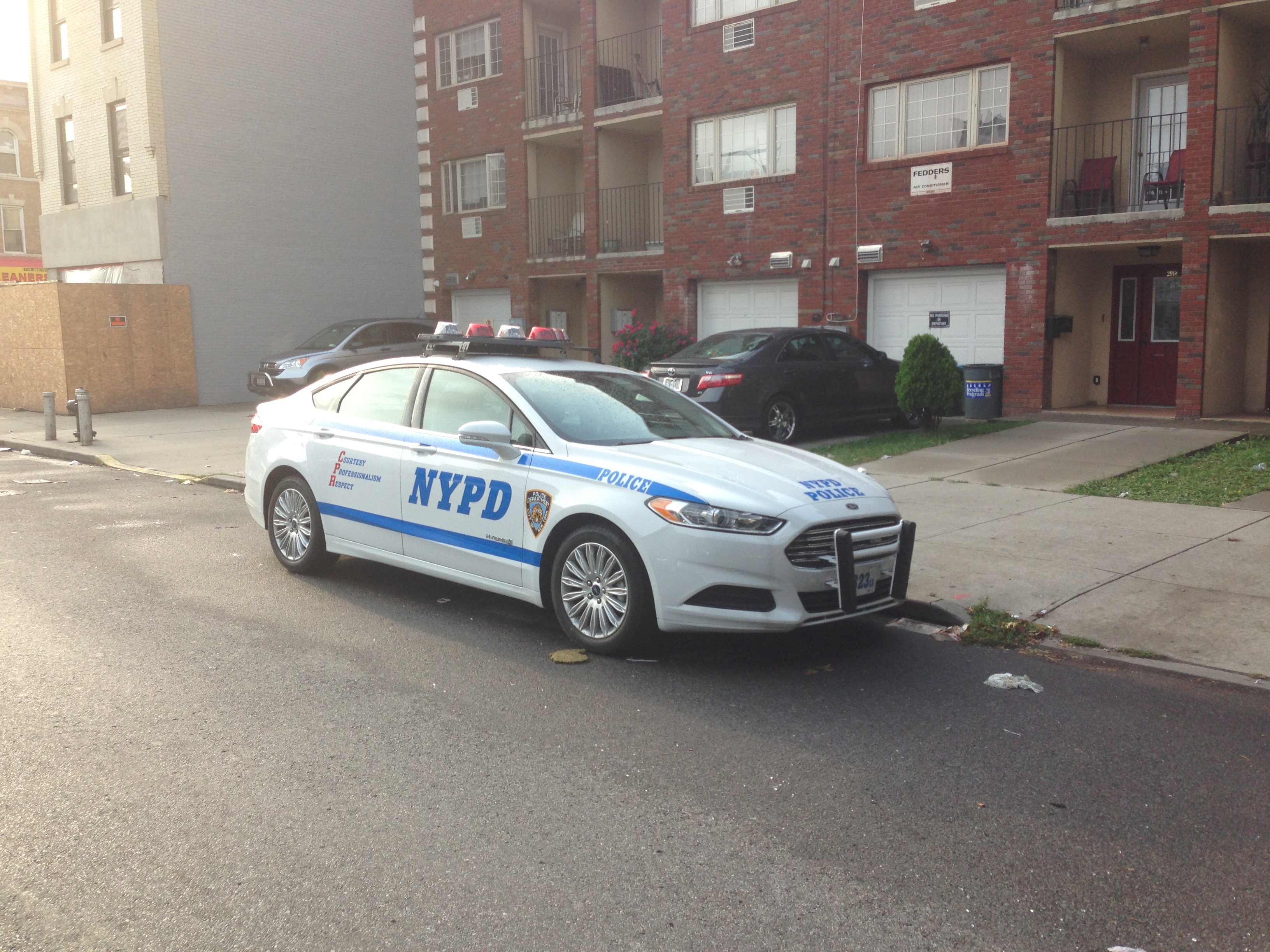 File:NYPD Ford Fusion Hybrid 2013.jpg - Wikimedia Commons