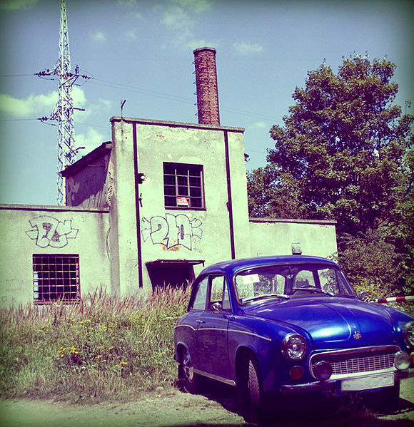 File:Polaroid picture of FSM Syrena 105.jpg