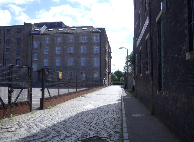 File:Poplar Lane - geograph.org.uk - 832352.jpg