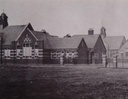 File:Raddlebarn Lane Council School.jpg