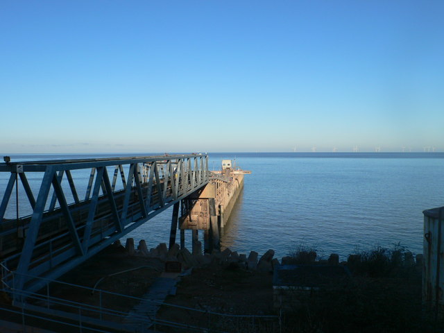 File:Raynes Jetty, Llanddulas - geograph.org.uk - 2791389.jpg