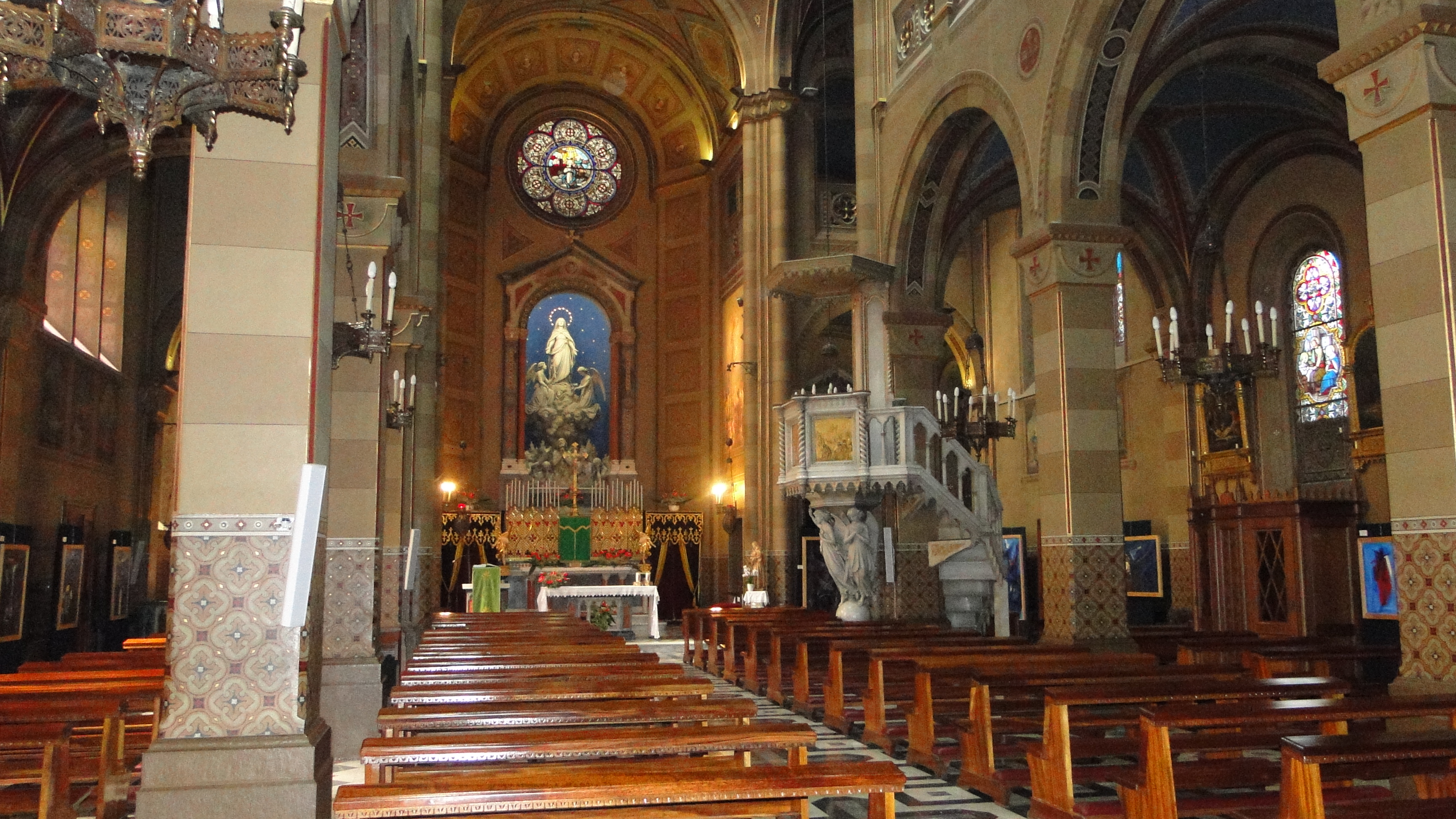 Santa Zita (TO) - Navata cent. e Altar maggiore.JPG