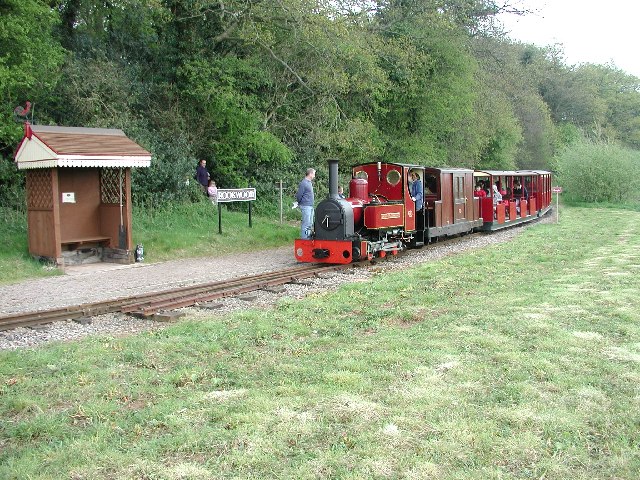 File:Steam train on Perrygrove Railway - geograph.org.uk - 38067.jpg