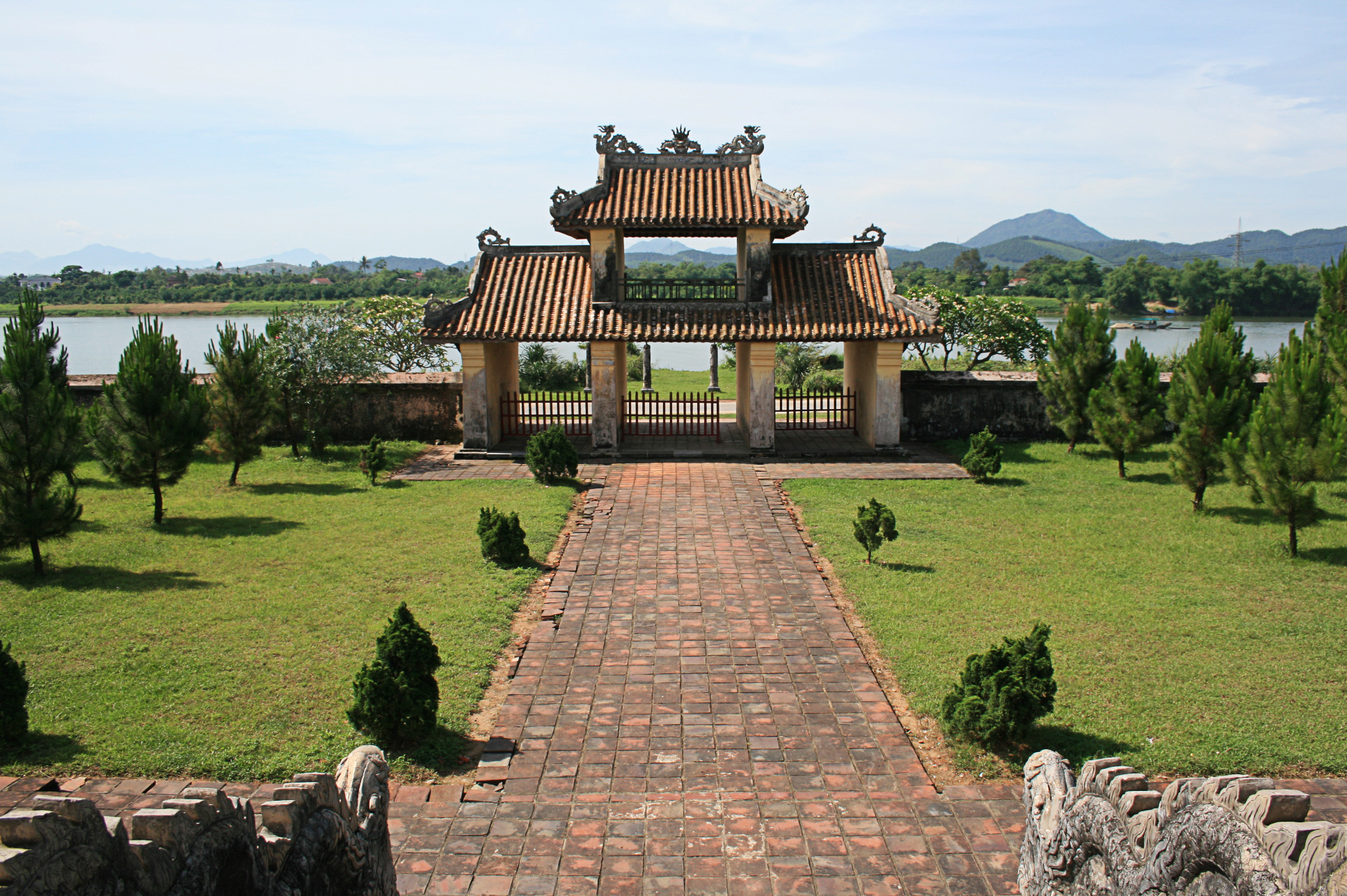 Temple Main gate.jpg. 