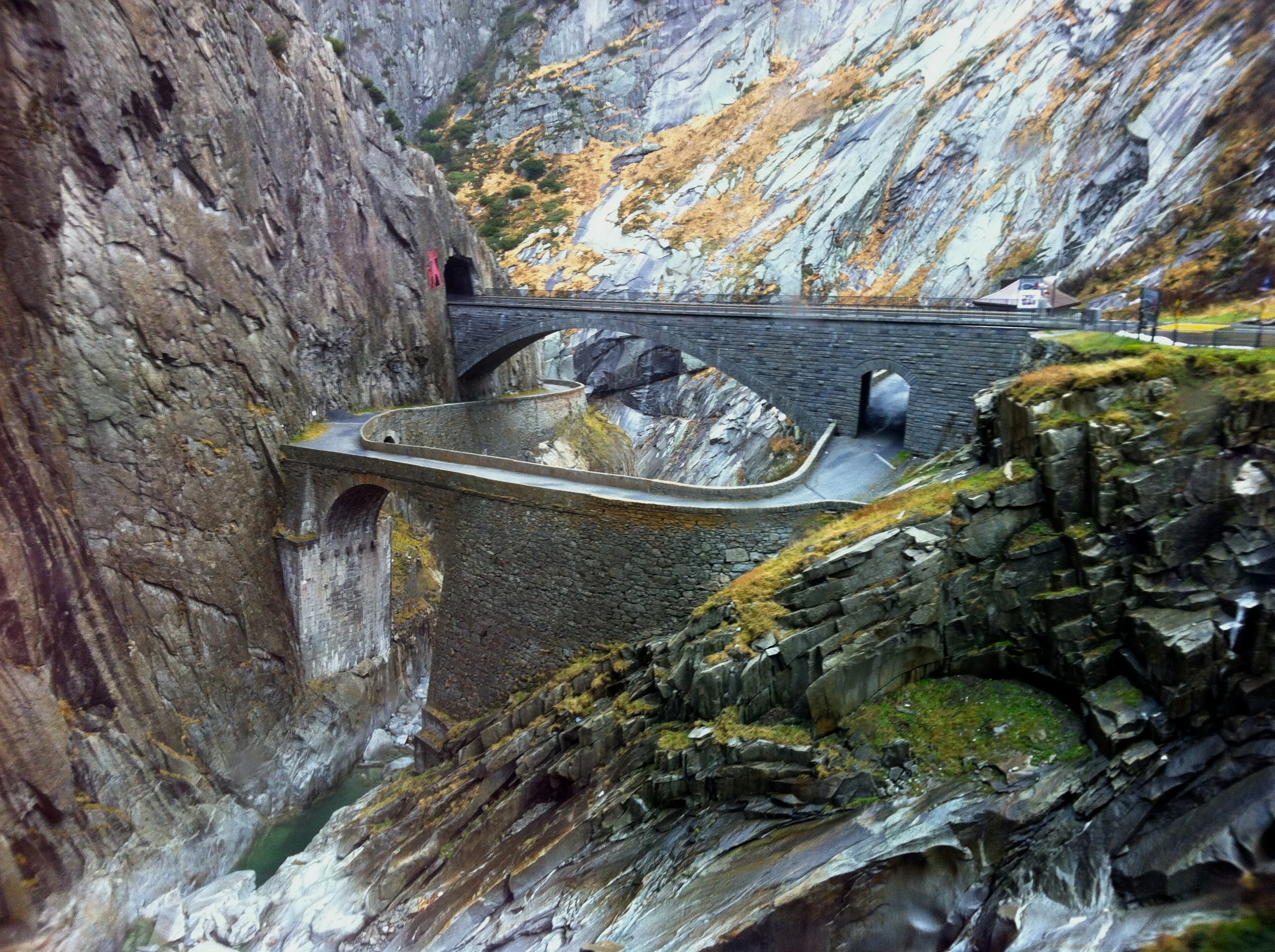 чертов мост в альпах на сен готардском перевале