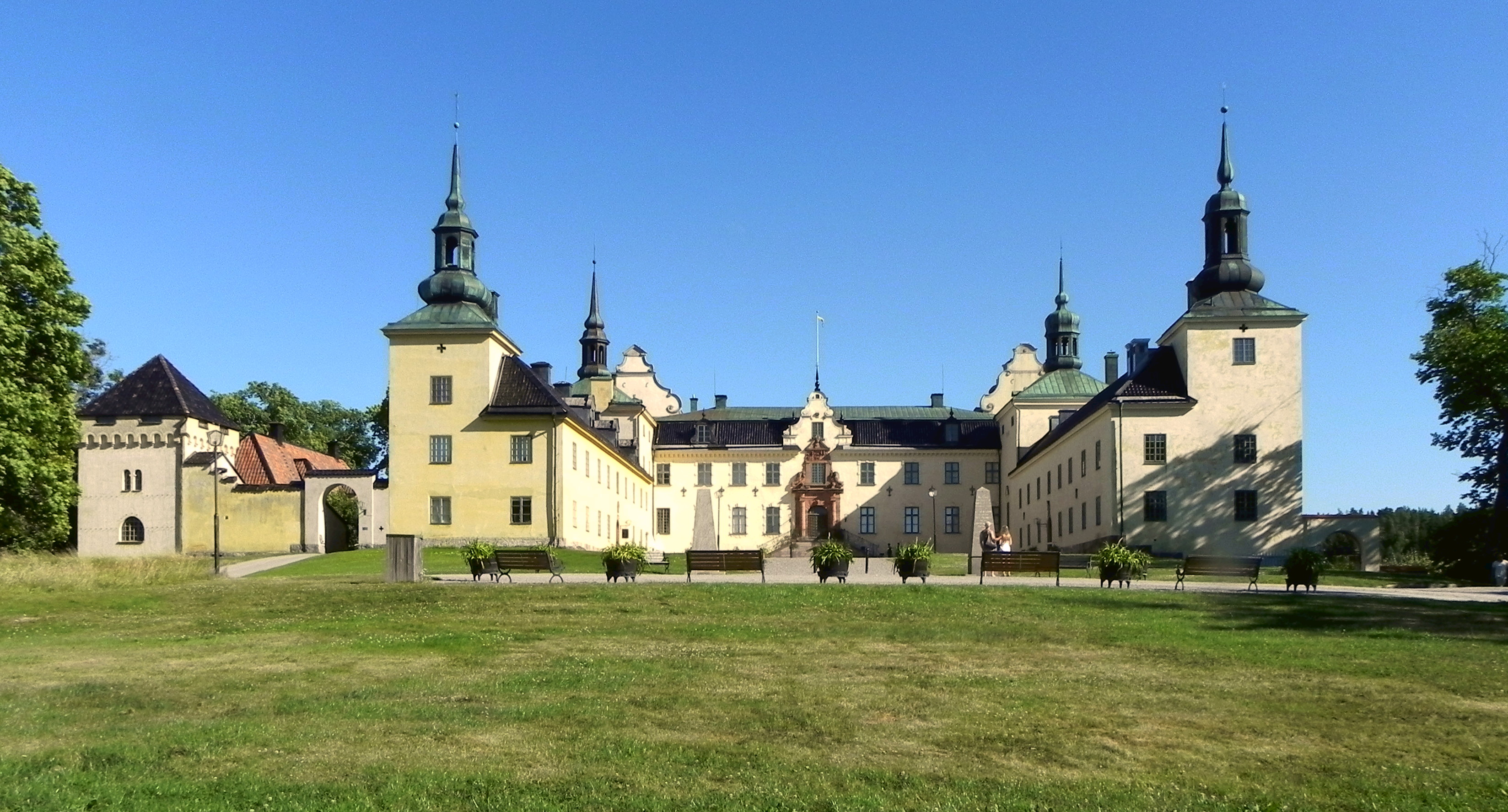 Tyres%C3%B6slott_panorama_2013.jpg