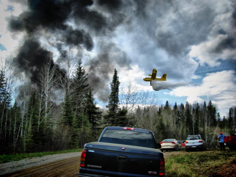 File:Water bomber in Thunder Bay.jpg